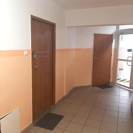 Kawalerka Stefana Zeromskiego 62 호텔 *